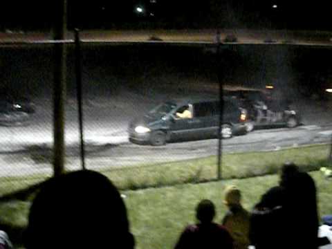 Hudson Speedway Flag Pole Race 7/12/09 Crazy