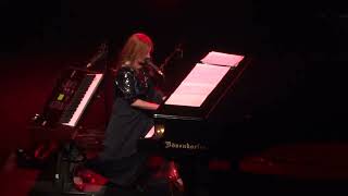 Tori Amos , Fearlessness (live) HD - Night of Hunters Tour ~ Chicago 12.10.11