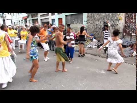 Bloco Afro É DI SANTO na Tenda de Braços Abertos. Cracolândia em São Paulo.