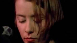 Suzanne Vega - Men In A War: The Story Behind The Song