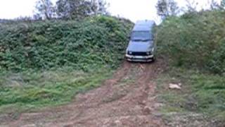 preview picture of video 'Pajero and Defender off road at Boxgrove 11/10/09'