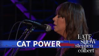 Cat Power Performs &#39;Woman&#39;