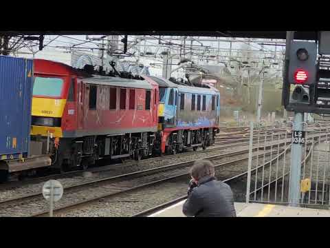 4M25 - DB90's - Malcolm & Christine doing mid day blue box duty through Stafford - 90024 and 90037
