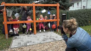 Weißenfels feierte das 20-jährige Bestehen des Vereins PonteKö. In einem TV-Bericht sprach Grit Heinke, die Vereinsvorsitzende, über die Entstehungsgeschichte des Vereins und wie er Menschen mit Behinderungen hilft, ihren Alltag zu bewältigen. Maik Malguth vom örtlichen Teilhabemanagement Burgenlandkreis erklärte in einem Interview, wie das Teilhabemanagement arbeitet und welche Unterstützung es anbietet.
