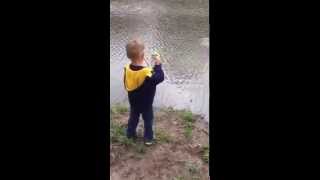 preview picture of video 'Cedar River Catfish Fishing in Cedar Rapids, IA'