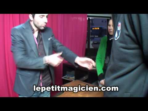 Voir la vidéo de Flying ring - La Bague au Porte Clés