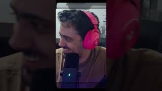 E você dorme abraçado com o quê?