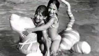 Mary-Kate &amp; Ashley-Identical Twins