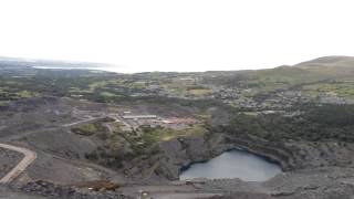 preview picture of video 'A view of Penrhyn Quarry in Bethesda from Big Zipper at Zip World Velocity'