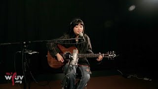 Download lagu beabadoobee - 'Coffee' (Live at WFUV) mp3