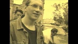 Enanitos Verdes - Mejor No Hablemos De Amor (Video Oficial)