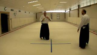 4. Chudan Gyaku Gamae