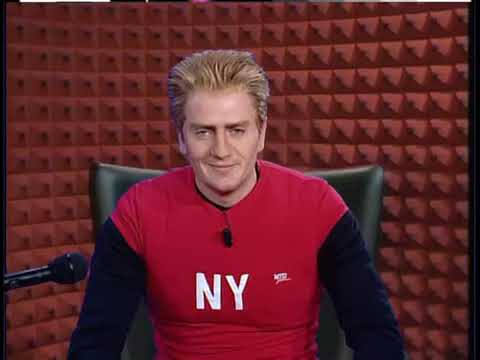 Fabio De Luigi nei panni di Patrick del Grande Fratello