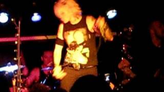 Otep - God is a gun.