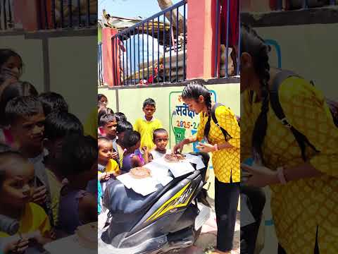 एक तरफ खाना कूड़े में.. दूसरी तरफ बच्चे भूखे। Don't Waste Food | Krishna Sarthi | Ranchi
