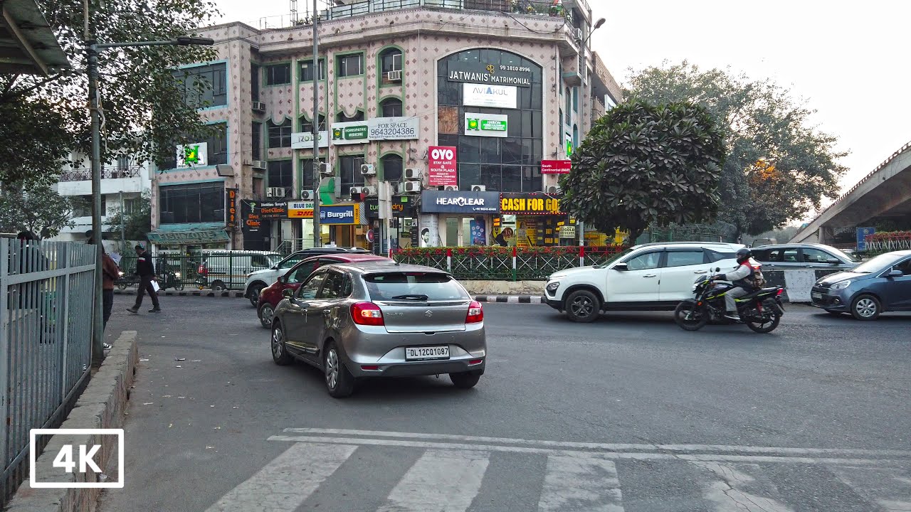 Immersive street-level walking tour through Delhi (Market 29), India, showcasing authentic urban landscapes, local architecture, and the vibrant atmosphere of the city's neighborhoods