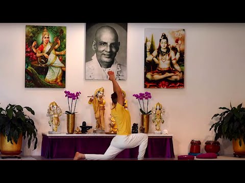 Rückenyoga mit Kalidas - Mittelstufe Yogastunde 09:15 Uhr 25.08.2020