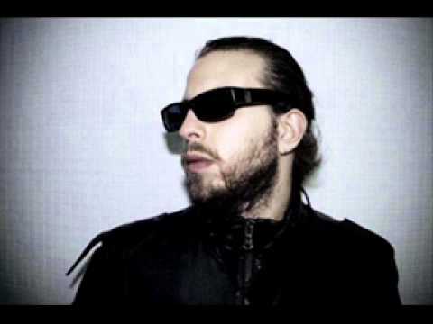 03-Shablo-Away_From_Me_ft_Vaanya_Diva_&_Liv_L_Ryange.wmv