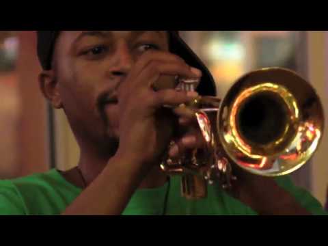 MoRiza : Planet Gibbous - The Hypnotic Brass Ensemble