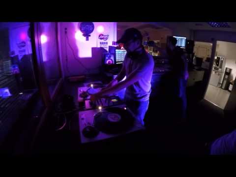 BRIXI ELYSSE / Cosmic Show / Dj Set / 18-04-2015