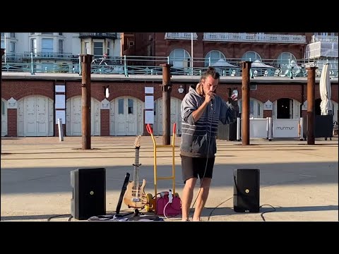 First Time Here! The One Man Band (Beatbox, Guitar & Pedalboards) @sevenbears1318 Brighton Beach Busking