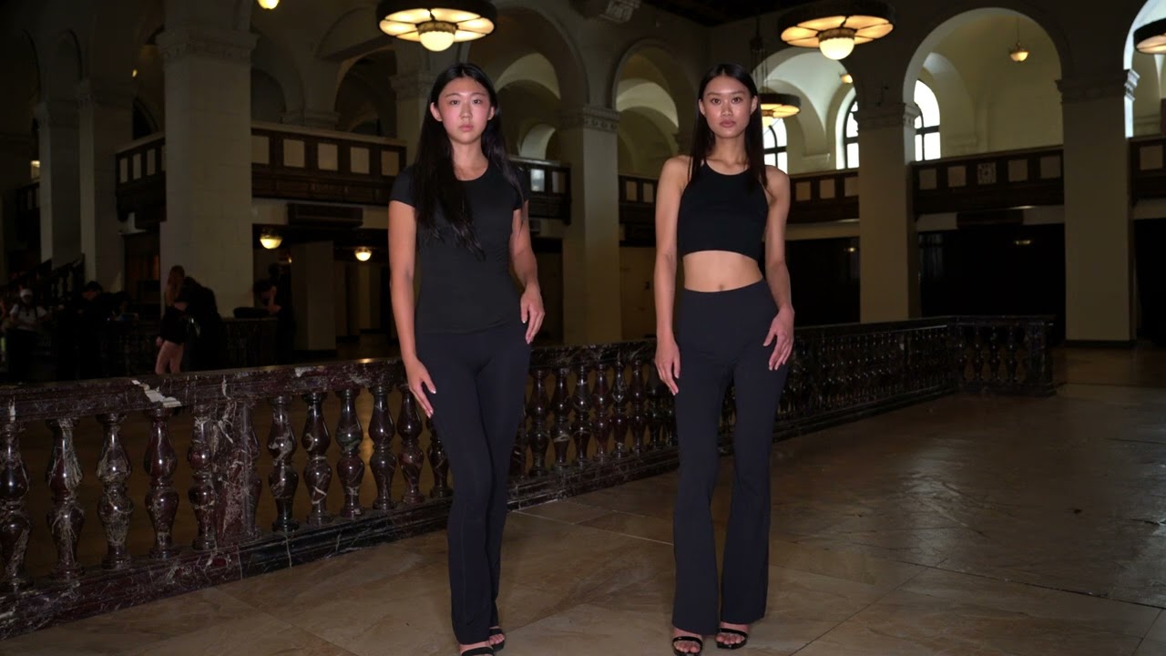 5'10" Models Livia and Julia pose @artheartsfashion casting for LAFW