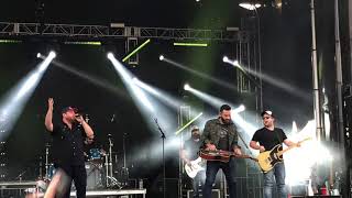 Luke Combs - Out There - Live at the Innings Music Festival - Tempe Arizona - March 25,2018