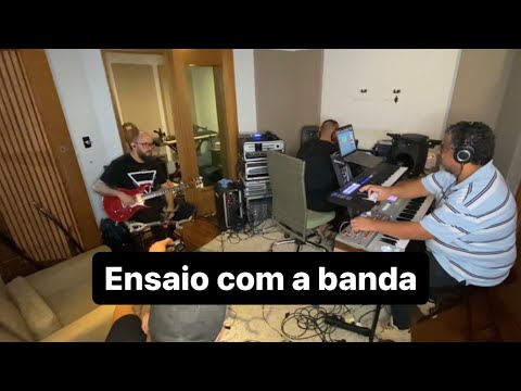 Ensaiando Repertório de Fernandinho.