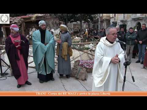TRANI - Corteo dei RE MAGI e arrivo a piazza Libertà