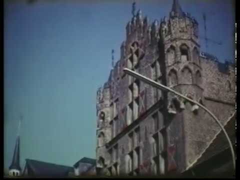 Dorit und Gerlind bummeln durch Goch (1967)