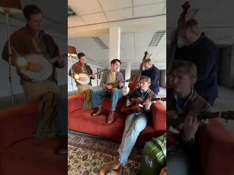 Bluegrass is niet altijd rozengeur en maneschijn… soms moet je even een gevoelige wals studeren.