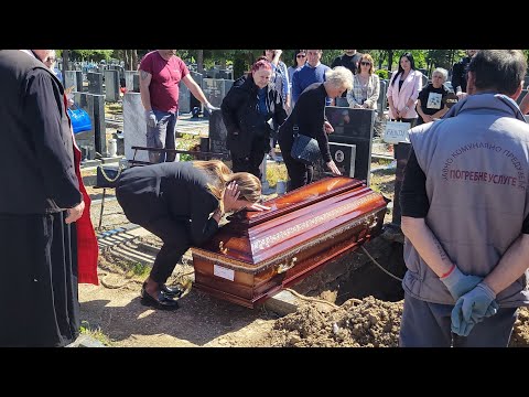 SAHRANA: MILENA KAČAVENDA ISPRATILA SVOJU MAMU DO POSLEDNJEG DANA, RASPLAKALA LJUDI