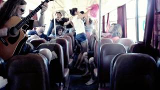 Loveglove Pyrotechnics - Hey Cat (Live from die Avontoer bus)