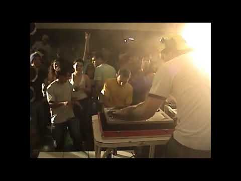 DJ François G and DJ Gerson Freitas in almost a scratch battle at the C. Grande Winter Festival.