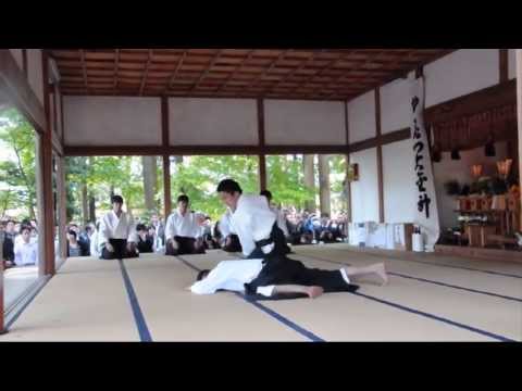 Aikido - Ueshiba Mitsuteru (Waka Sensei) - Aiki Jinja Taisai 2013