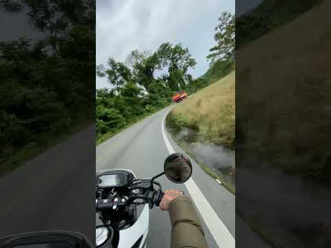 Saliendo de ruta a conocer una cascada en el Chaco - Napo. #honda #xr190l #bikeshorts #bikelife #yt