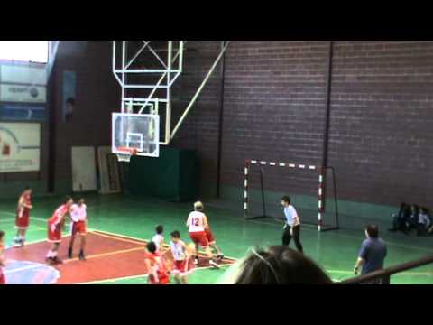 Gran jugada Alex Font al partit La Salle Manresa - Mini Vermell Manresa. Novembre 2011