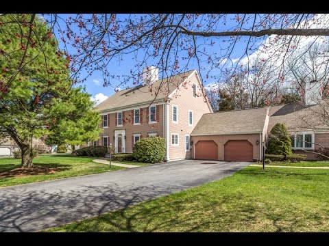 37 Quisset Brook Rd, Milton MA - Francine Jeffers - Tel 617-710-4997