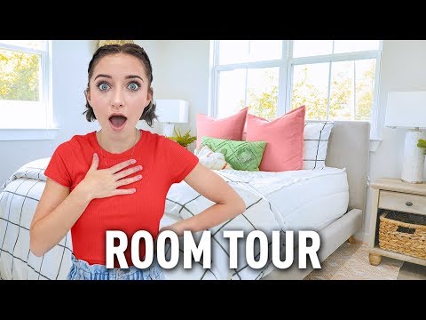 Bailey’s NEW College ROOM TOUR! | Zippered Bedding, Decor & MORE! Video
