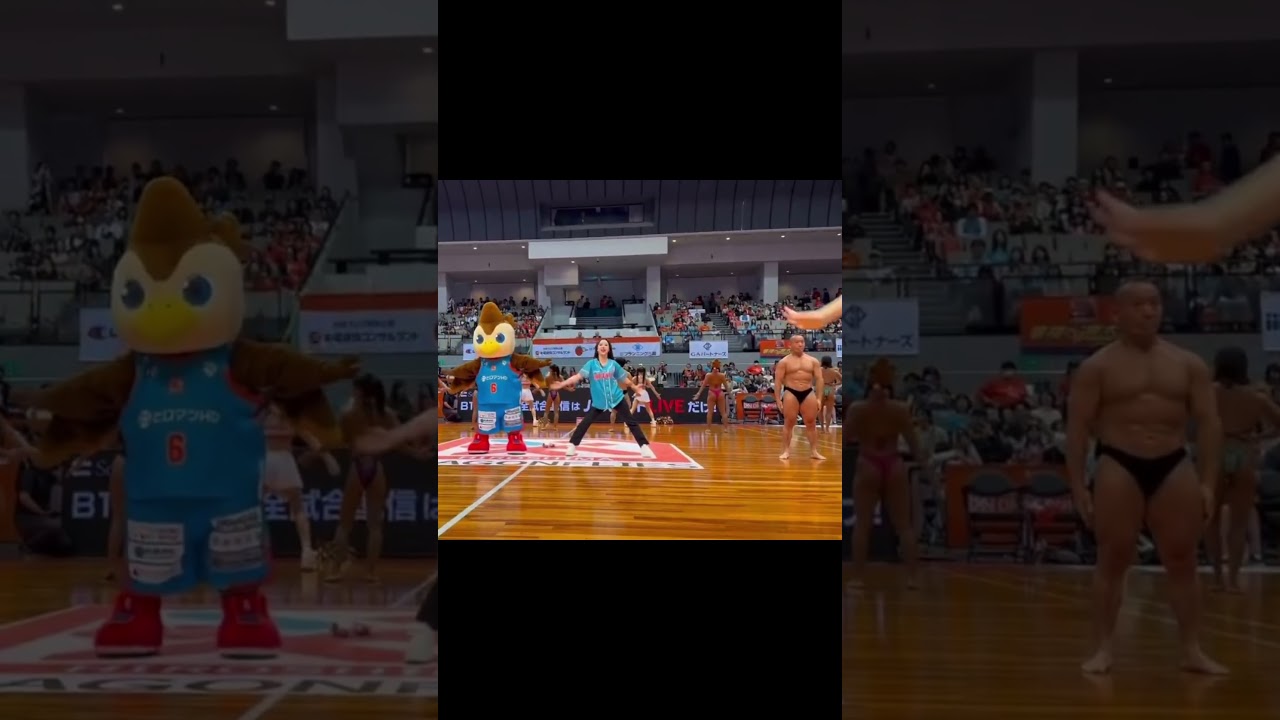 ドラゴンフライズチアダンサーとお願いマッスルでサイドチェスト #マッスル親子 #お願いマッスル#ドラゴンフライズ