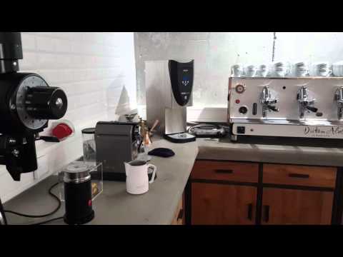 ネスプレッソマシンを使ったラテアート (Latte Art with a Nespresso Machine)