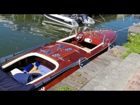 Mittellandkanal Vorsfelde Autostadt Wolfsburg mit Oldtimerboot