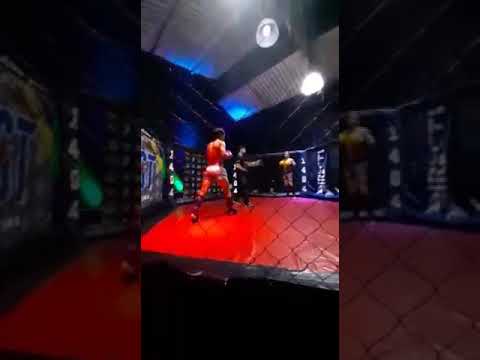 Leandro López 60kg invictus deluxe championship 1er round (guantes fucsias)
