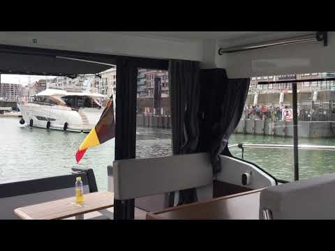 Stunning Mulder Yacht on his way to the lock in Ostende RNSYC