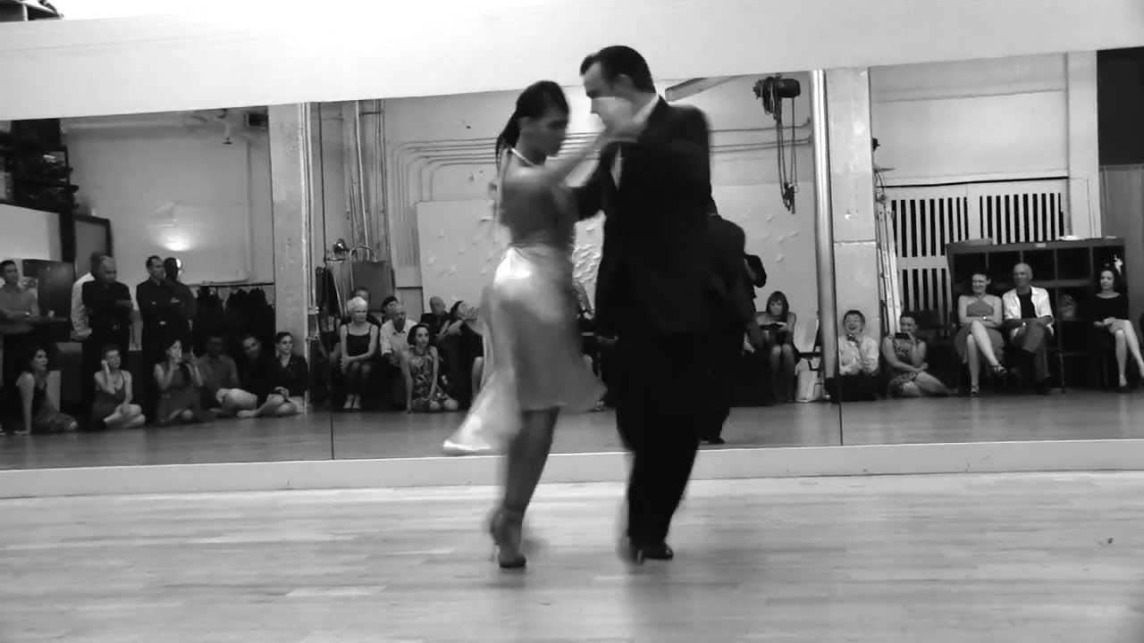 Gabriel Missé & Analía Centurión dance to "Paciencia".