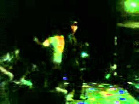 Adri bergoyang acara pemuda 2013