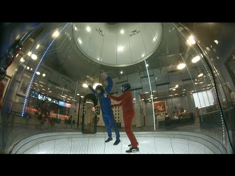 Indoor skydiving: back scooting and knee flying (Nick 013)