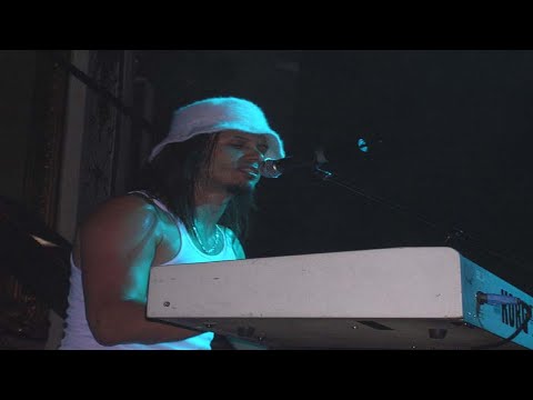 Soul SirkUS ~ Who's Crying Now [Live in London, England May 9, 2005]