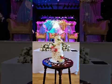 Wedding Cake for Stephen & Aiesha by @munacakes  🤍