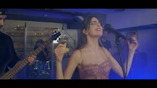 Download lagu DEEAELENA   Dezbracă-mă (Live session) mp3